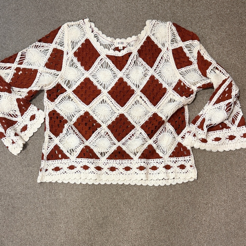 BiBi White and Rust Crochet Diamond Knit Top